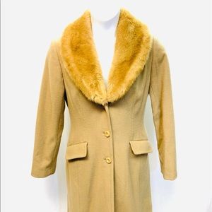 Stylish and Affordable!  Detachable collar!